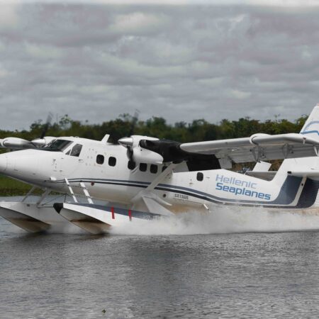 Seaplane water landing