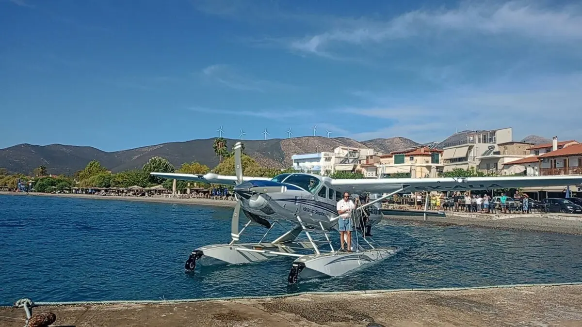 Το υδροπλάνο της Hellenic Seplanes στη Φωκίδα