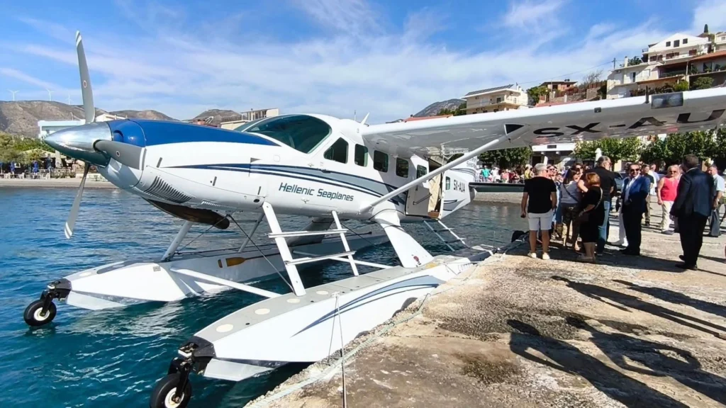 υδροπλάνο Hellenic Seaplanes στις εγκαταστάσεις συντήρησης στην Αττική