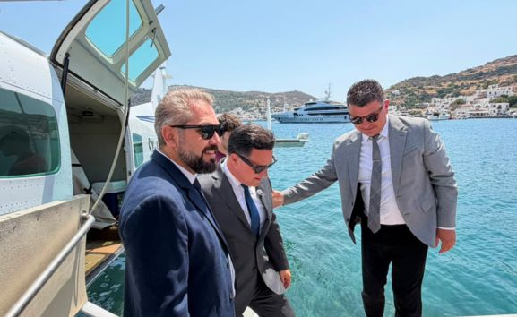 O Υπουργός Υγείας, κ. Άδωνις Γεωργιάδης πετάει με υδροπλάνα Hellenic Seaplanes σε Σκόπελο, Σκύρο και Πάτμο